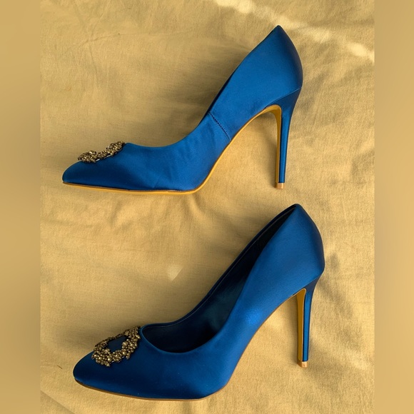 Blue Pumps - Picture 3 of 3